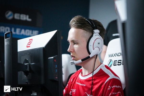 英雄联盟MSI是日晋级概率，RNG已确定晋级